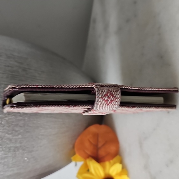 Louis Vuitton Planner - Picture 7 of 9